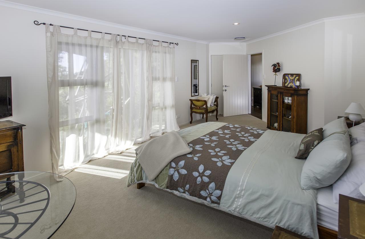 Puka Heights Bed and Breakfast Pauanui Eksteriør billede