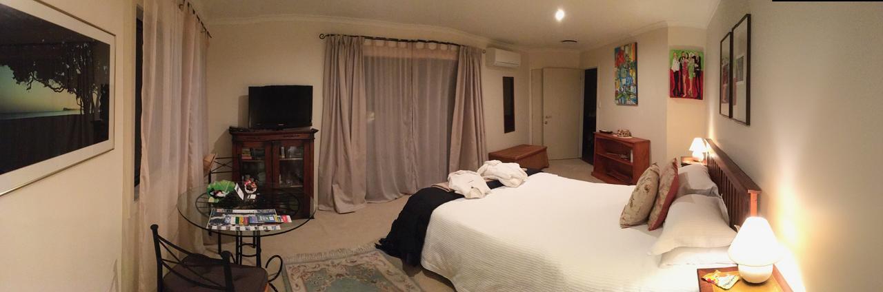 Puka Heights Bed and Breakfast Pauanui Eksteriør billede